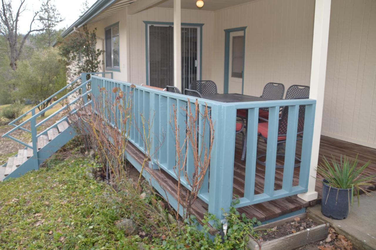 Beautiful 3 Bedroom Home Located Near Yosemite Oakhurst Bagian luar foto