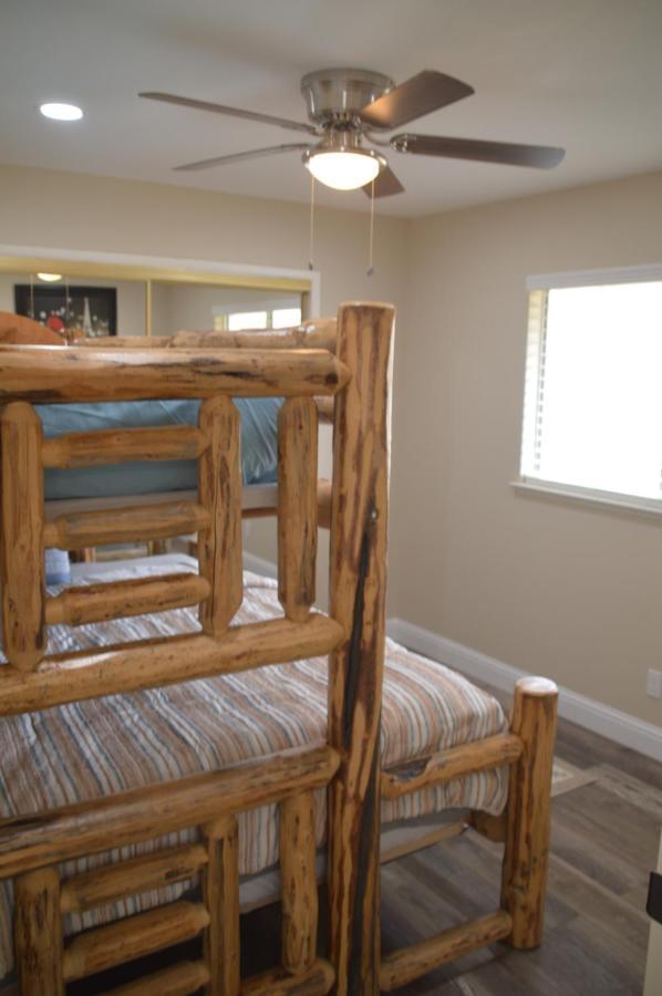 Beautiful 3 Bedroom Home Located Near Yosemite Oakhurst Bagian luar foto